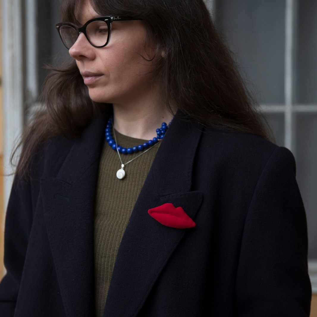 “Les Lèvres Rouges” Brooch