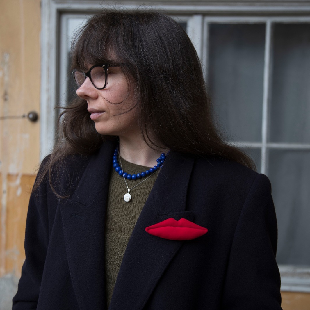 "Les Lèvres Rouges" Statement Brooch